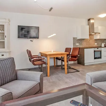 Userin Gross Quassow